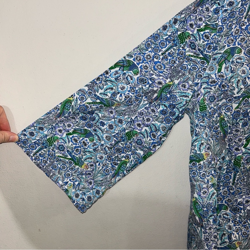 J. Jill Tropical Novelty Print Blouse Top Blue Floral Parakeet Size Petite Small - Picture 6 of 7